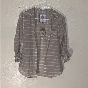 Authentic american heritage. women’s button down😍